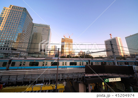日本の東京都市景観　浜松町駅（北口）などを望む 45204974