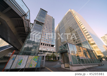 日本の東京都市景観　汐留芝離宮ビルディングなどを望む（浜松町駅周辺風景） 45205981