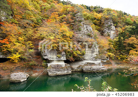 塔のへつり 紅葉の写真素材 4569