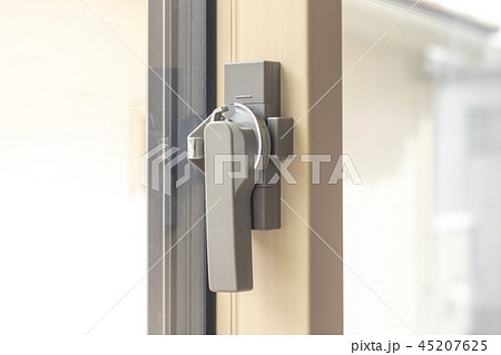 窓と鍵 45207625