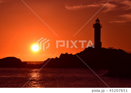 鼠ヶ関灯台の夕日 鼠ヶ関灯台の夕日 45207651