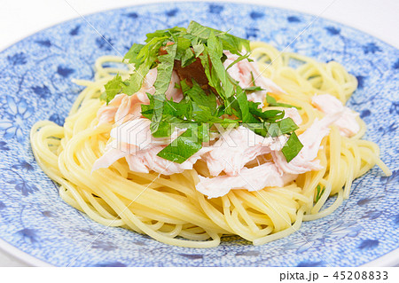 おいしい鶏ササミと梅肉パスタ おいしい鶏ササミと梅肉パスタ 45208833