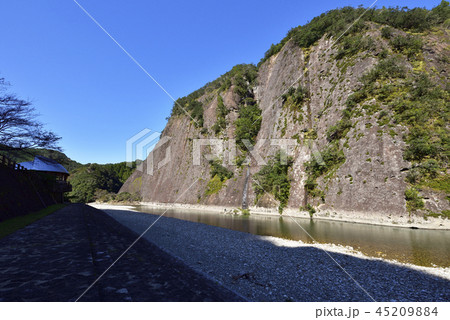 古座川の一枚岩（和歌山県東牟婁郡古座川町） 45209884