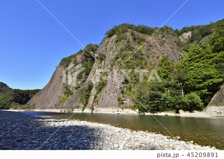 古座川の一枚岩（和歌山県東牟婁郡古座川町） 45209891