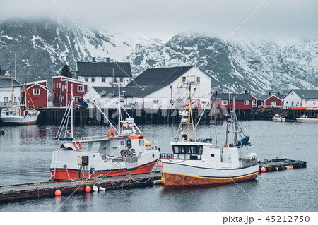 Hamnoy fishing village on Lofoten Islands, Norway 45212750