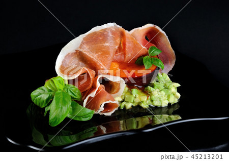 Avocado with apricot and Parma ham Avocado with apricot and Parma ham 45213201