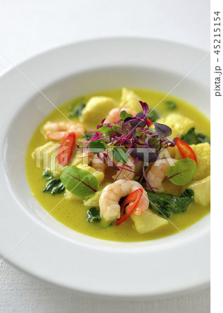 タラとほうれん草のスパイシースープ/cod and spinah spicy soup タラとほうれん草のスパイシースープ/cod and spinah spicy soup 45215154