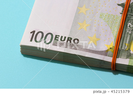 Pile of one hundred euro banknotes 45215379