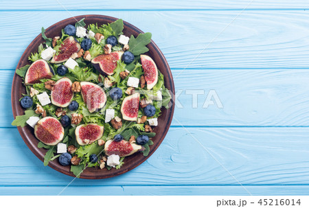 Figs salad with cheese 45216014