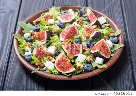 Figs salad with cheese 45216015