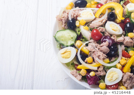 Tuna salad with vegetables 45216448