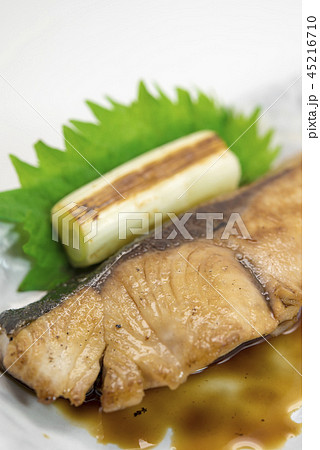【ぶり 照り焼き】 【ぶり 照り焼き】 45216710