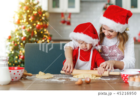 happy family bake christmas cookies happy family bake christmas cookies 45216950