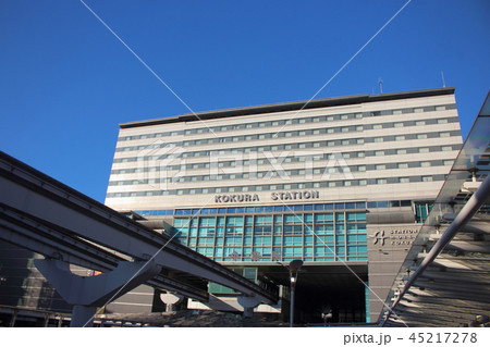ＪＲ小倉駅とモノレール 45217278