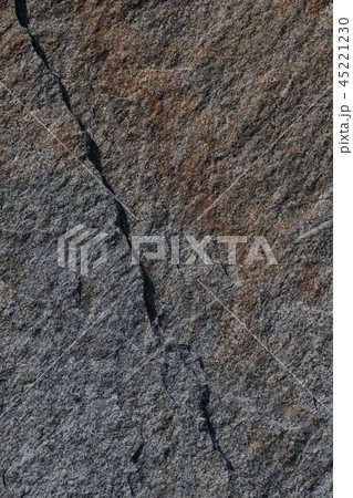 荒い岩肌 45221230