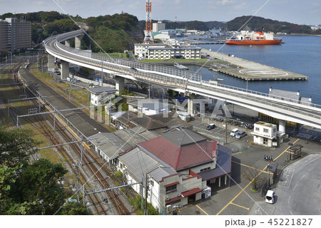 横須賀駅と本町山中道路 【神奈川県】 海上自衛隊基地 45221827