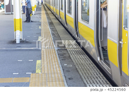 バス　改札　券売機　特急券　購入　現金　JR 45224560