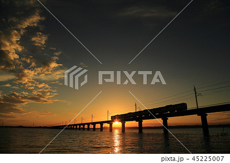 沈む夕日と鹿島線 45225007