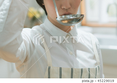 Housework 45229019