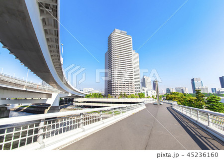 タワーマンションのある都市風景 45236160