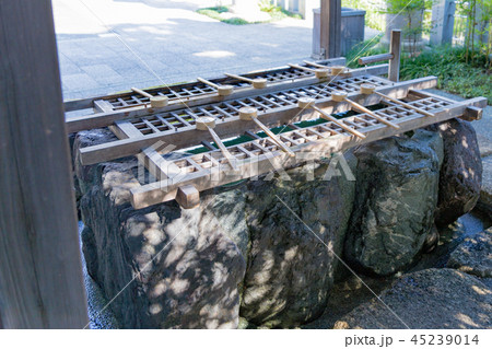 神社　手水舎 45239014