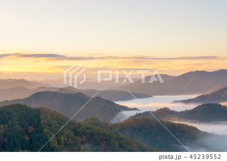 おにゅう峠 紅葉 早朝 大雲海 おにゅう峠 紅葉 早朝 大雲海 45239552