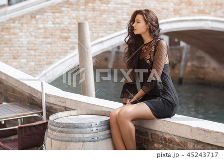 Travel tourist woman in Venice, Italy. 45243717
