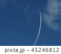 飛行機雲と青空 45246812
