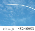 青空と飛行機雲 45246953