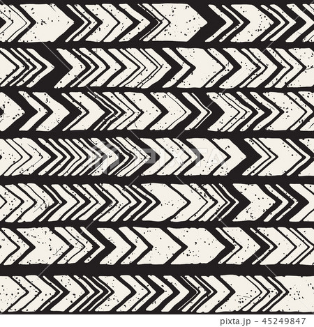 Seamless hand drawn style chevron pattern in black and white. Abstract vector background 45249847
