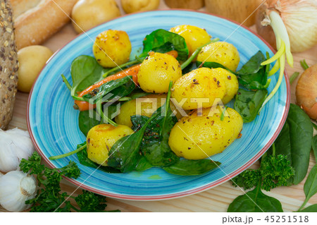 Tasty seasoning new potato Tasty seasoning new potato 45251518