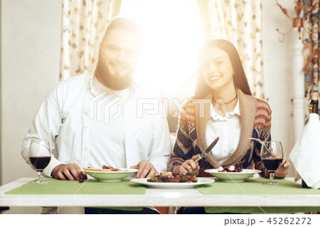 Portrait of young men and women in a restaurant Portrait of young men and women in a restaurant 45262272