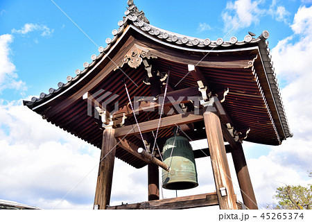 鐘楼と梵鐘 45265374