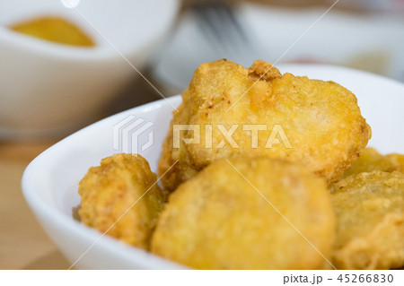 チキンナゲット 焼き加減 ファストフード 45266830