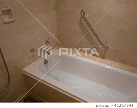 高級ホテルのバスルーム 高級ホテルのバスルーム 45267943