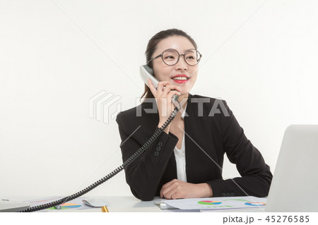 Career woman working in the office Career woman working in the office 45276585