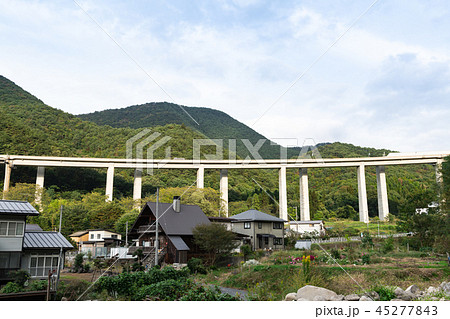 山形自動車道の高架橋 45277843