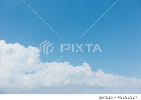 青空　雲　背景素材イメージ 45282527