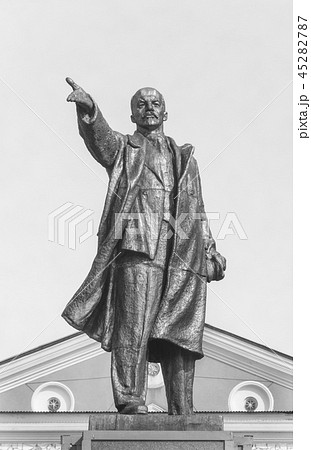 Sculpture of Lenin, Russian Communist leader Sculpture of Lenin, Russian Communist leader 45282787