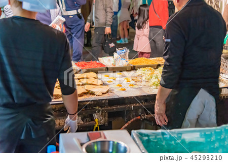 縁日のお好み焼き 45293210