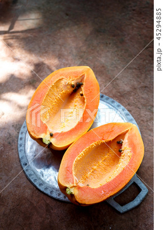 Ripe papaya, close-up Ripe papaya, close-up 45294885