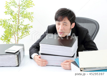 ビジネスマン　オフィス 45295397