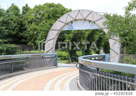 横浜人形の家入口ゲート 45297030