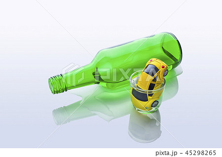 おもちゃ 自動車 酒 45298265