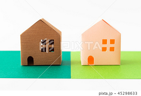 隣家との境界 境界線 土地 不動産 境目 隣家との境界 境界線 土地 不動産 境目 45298633