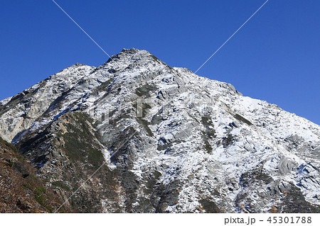 名峰 初冠雪の甲斐駒ヶ岳 名峰 初冠雪の甲斐駒ヶ岳 45301788