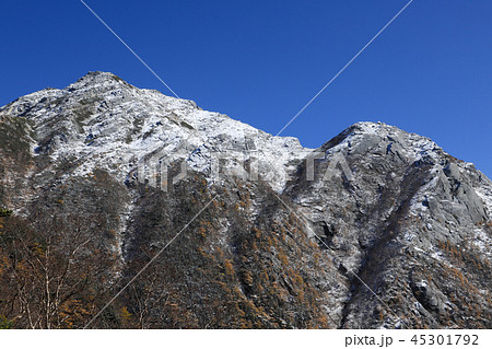 名峰　初冠雪の甲斐駒ヶ岳 45301792