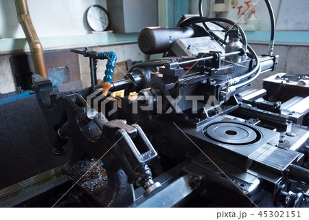 町工場イメージ　作業 45302151