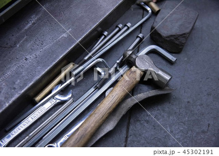 町工場イメージ　作業 45302191