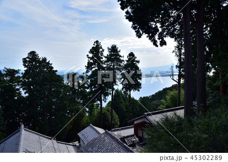 近江八幡の長命寺から琵琶湖の眺望 近江八幡の長命寺から琵琶湖の眺望 45302289